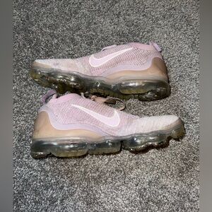 Women’s Nike Air VaporMax Pink Active Athletic 2021 Flyknit Sneakers Sz 9.5